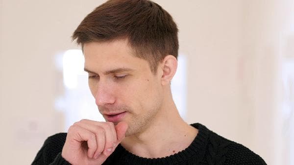 口干舌燥鼻塞是什么原因引起的？怎么治疗？
