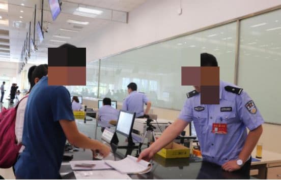 驾驶证换领必须要回当地吗