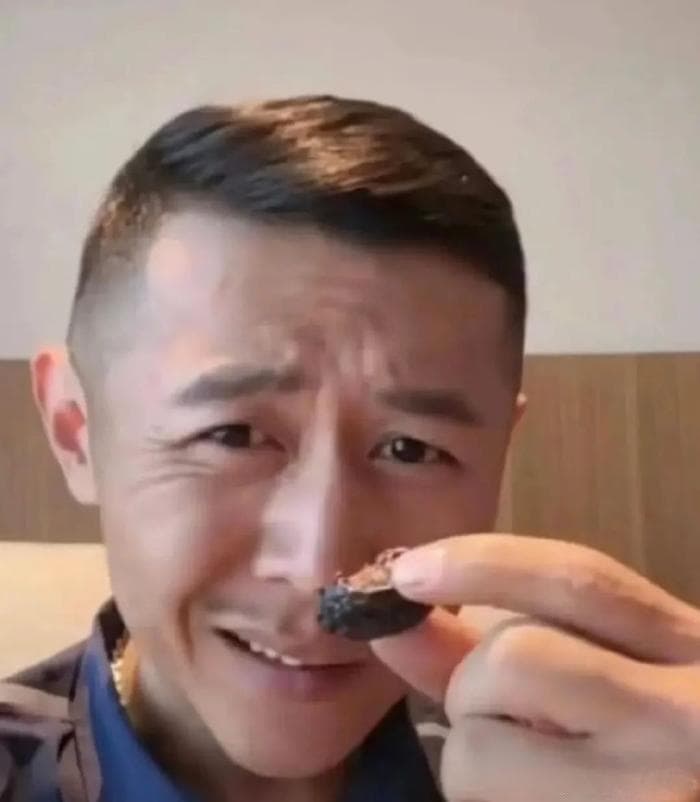 在直播间，会玩梗才能翻身