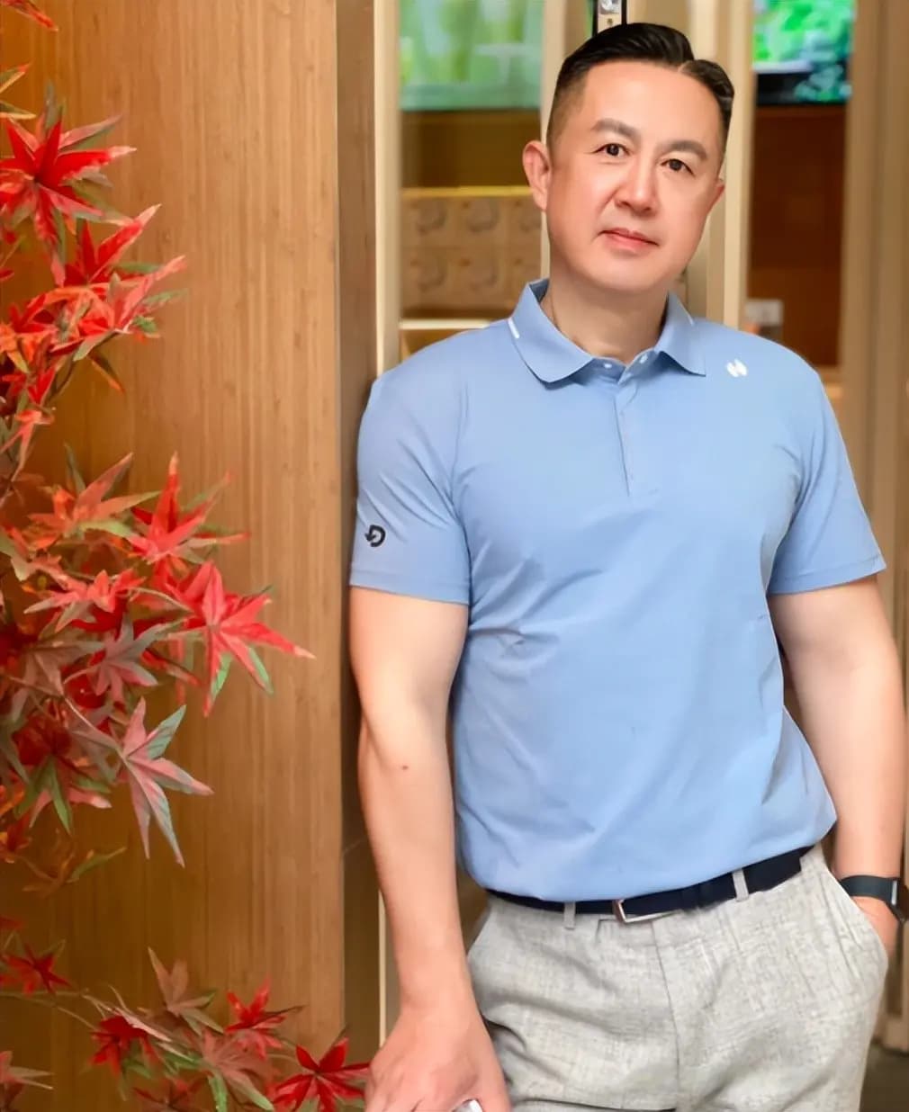 中年男士POLO衫穿搭指南：避开三大误区，掌握三大要点