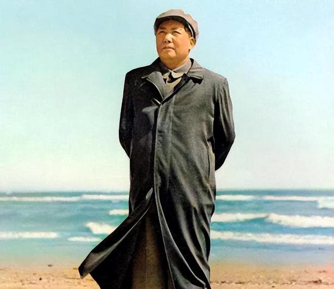 毛主席的《沁园春·雪》与苏轼的《念奴娇·赤壁怀古》，哪首水平更高？