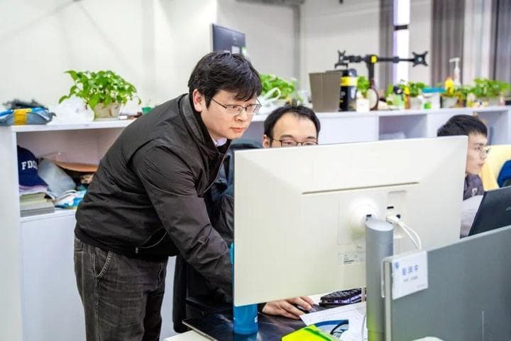 浙江企业来助力！复旦大学今年将开出一百门AI大课，会怎么上？