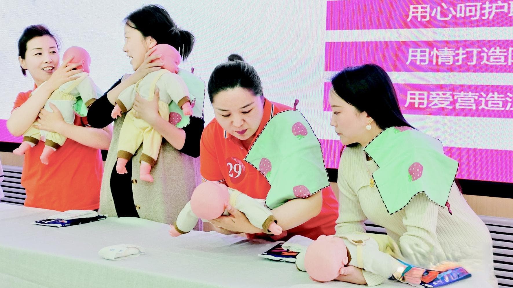 月嫂见面会助力人岗精准对接