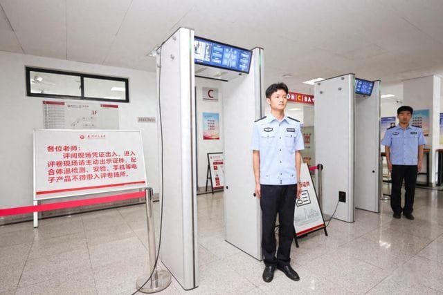 回看历年高考阅卷现场，语文作文是这么评分的