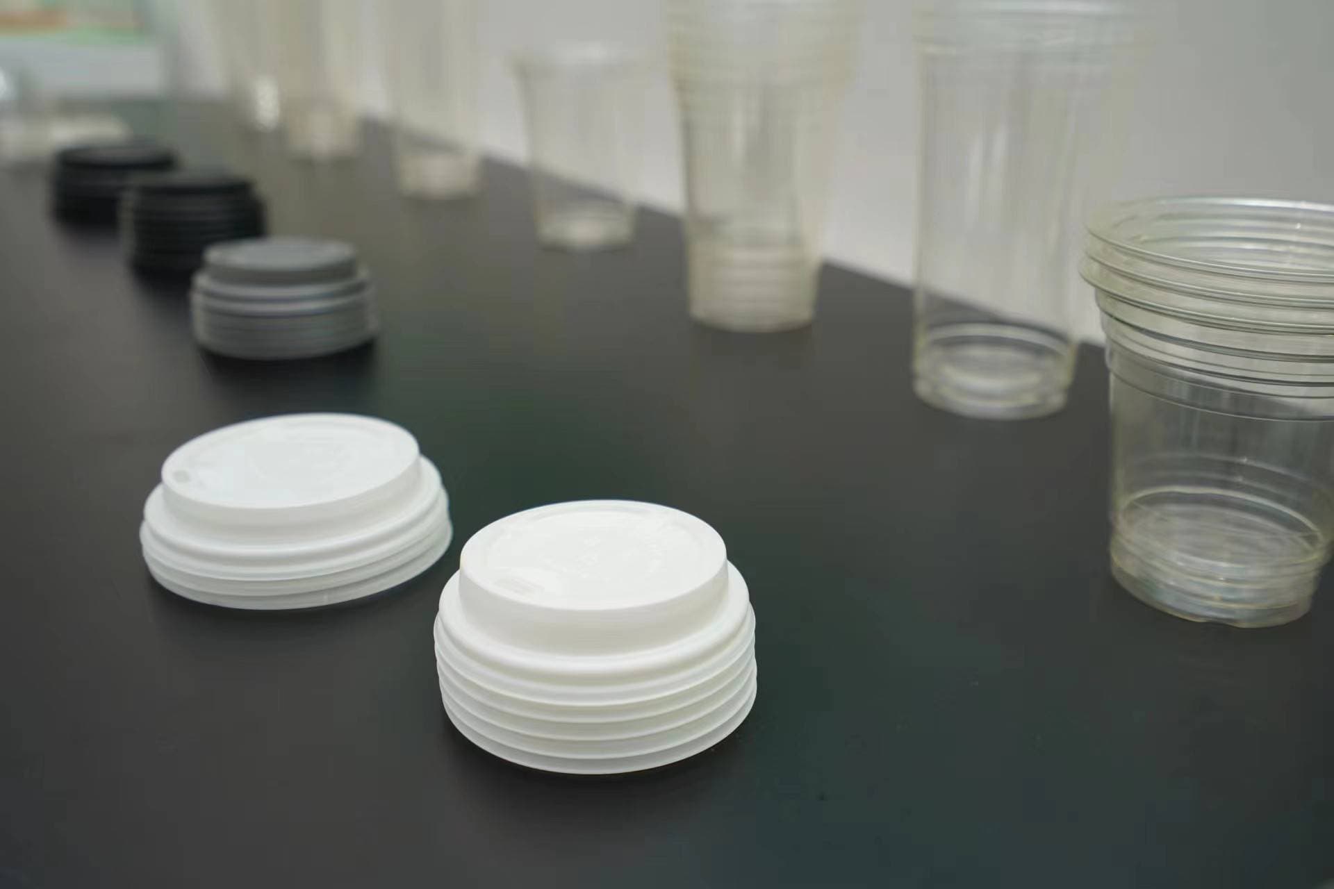 聚乳酸VS传统塑料：一场颠覆性的环保较量