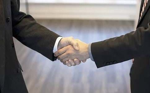 社交媒体重塑企业CRM：四大优势与实施指南