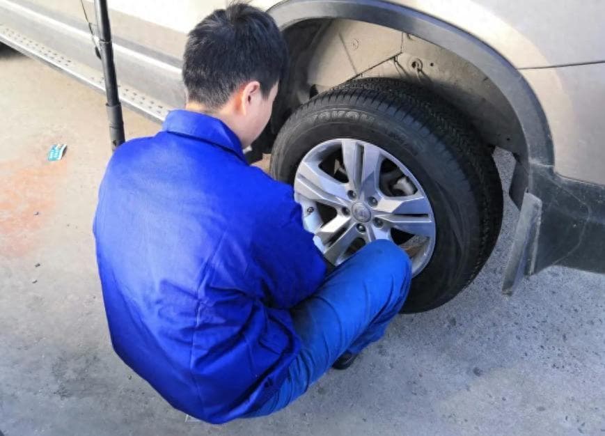 不管轮胎用的时间多久、磨损多严重，只需看这3个更换标准