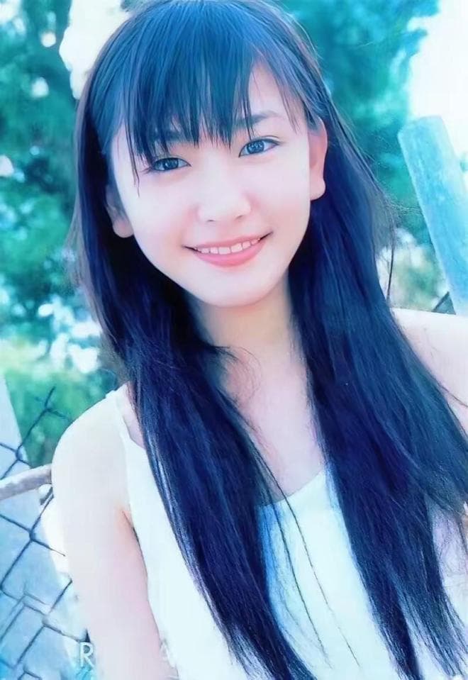 新垣结衣不仅是国民老婆，也是梦中情人，难得的风情万种。