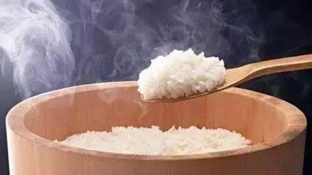 夹生饭怎么补救？4个实用秘籍让你轻松应对米饭难题