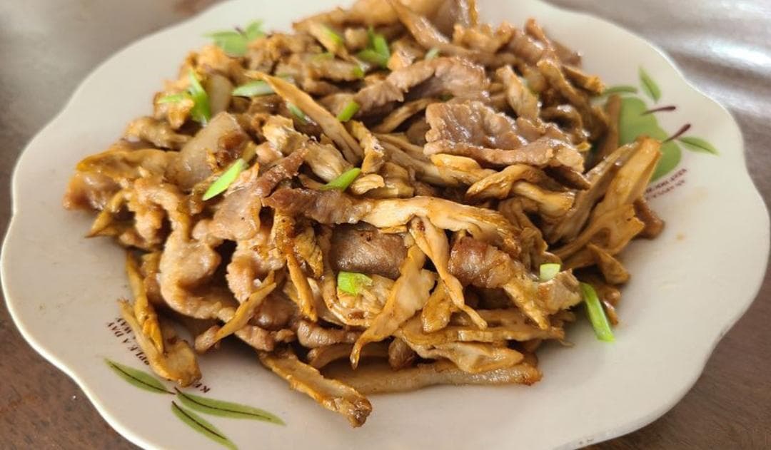 鲜嫩笋子炒梅花肉，家常美味一锅出