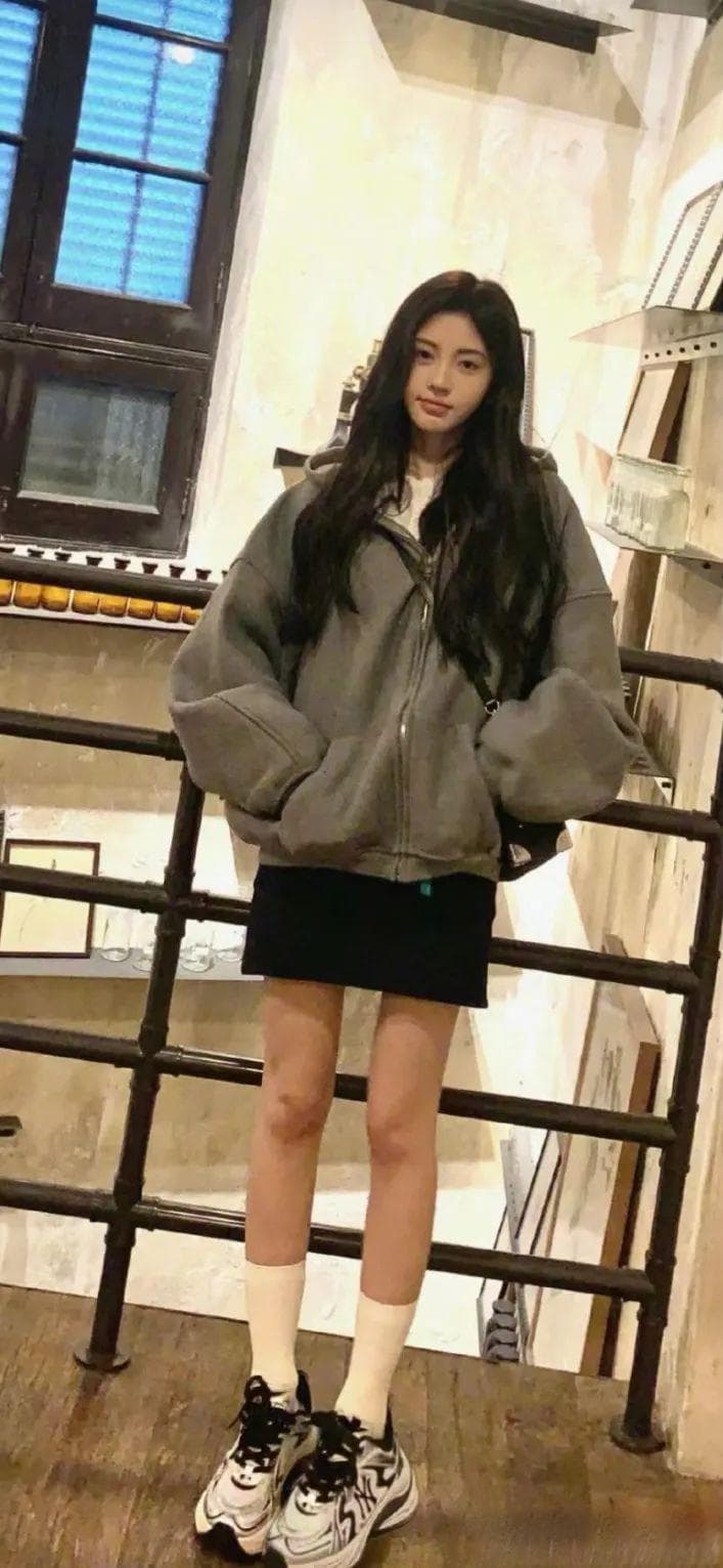 如何在寒冬季节选择与搭配时尚且保暖的外套