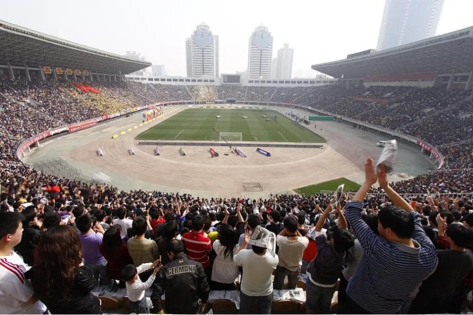 陕西联合足球俱乐部会员制改革引发争议：会费调整背后的利益博弈