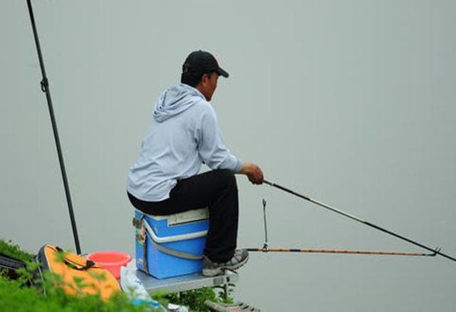 浮漂的一沉一浮，充满了“乾坤”，钓鱼人到底应该抓哪一口？