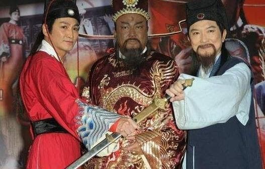 金超群版包青天：铁面无私的正义化身