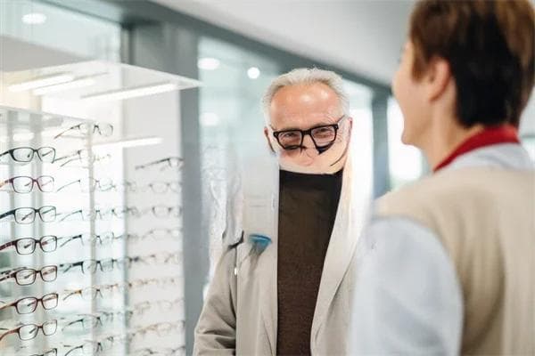 如何有效治疗凸眼？有哪些方法和建议？
