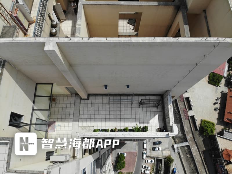 泉州一小区天台被砌墙装铁门，围成“私家院子”！部门：限期自行拆除，否则强拆