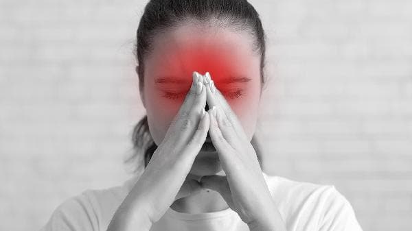 一文详解鼻骨骨折：症状、治疗与护理全攻略