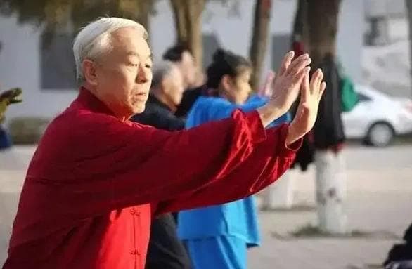 冬季气寒温低，注意早起不应该做这五件事
