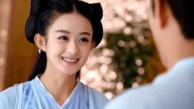 打破"花瓶"质疑，赵丽颖凭《风吹半夏》首获飞天奖
