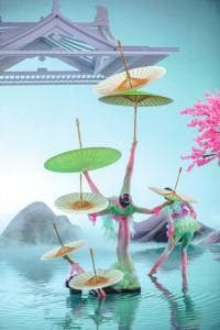 在街上蹬伞，在公园蹬缸 东北姑娘推广杂技“出圈”