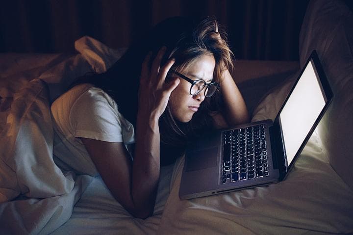 为什么黑眼圈一直消不掉？早睡有用吗？专家说出真相……