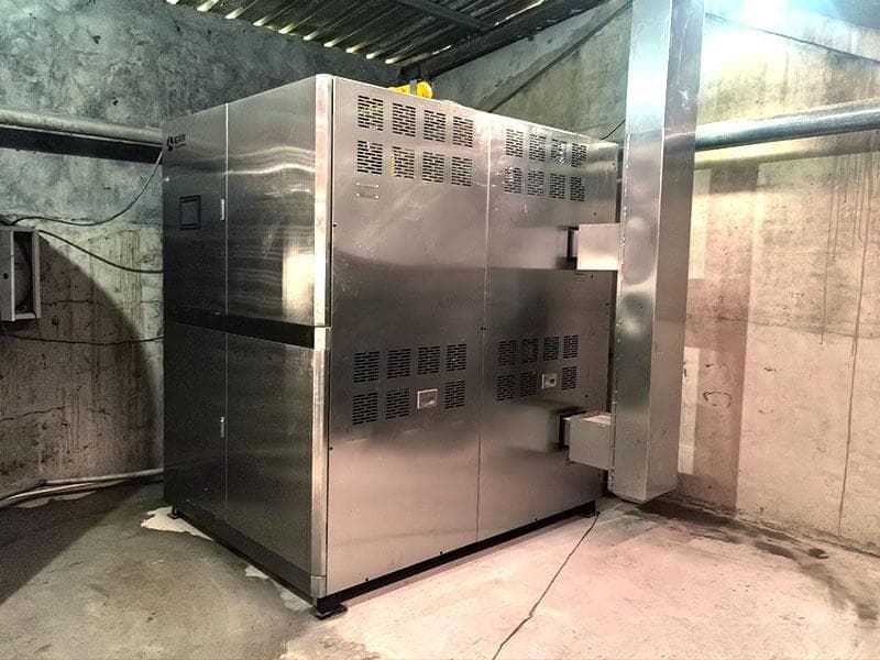 复合舱微过热蒸汽发生器用纯水的原因是什么？