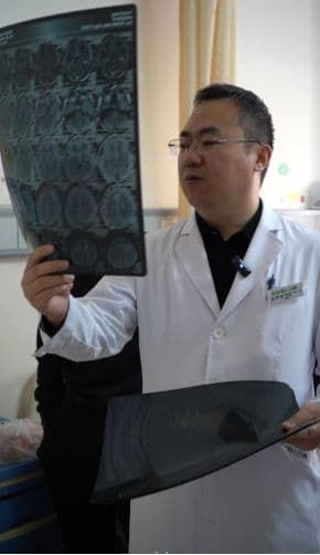从反复发作到重获健康：关宇光教授治愈癫痫患者康复