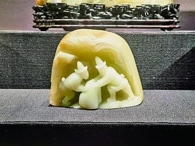 玉出昆冈：故宫博物院清代宫廷和田玉文化特展