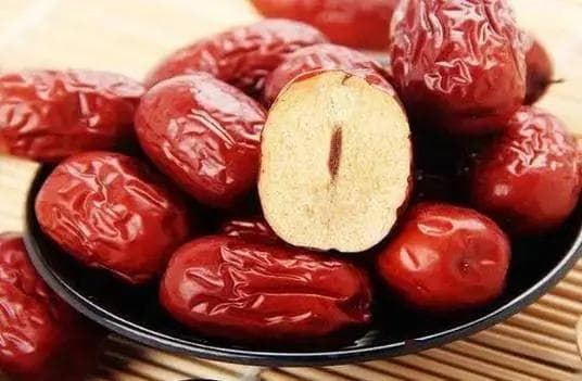红枣食用指南：每日三颗，这样吃最养生