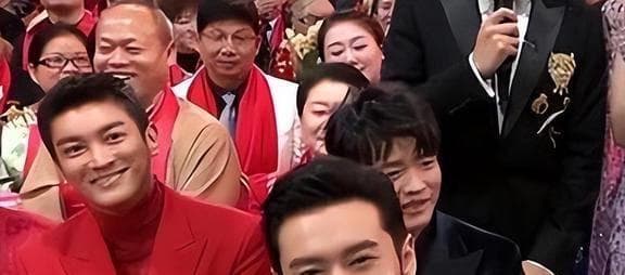 春晚从不对外售票，但台下的观众席却坐满，他们是怎么入场的呢？