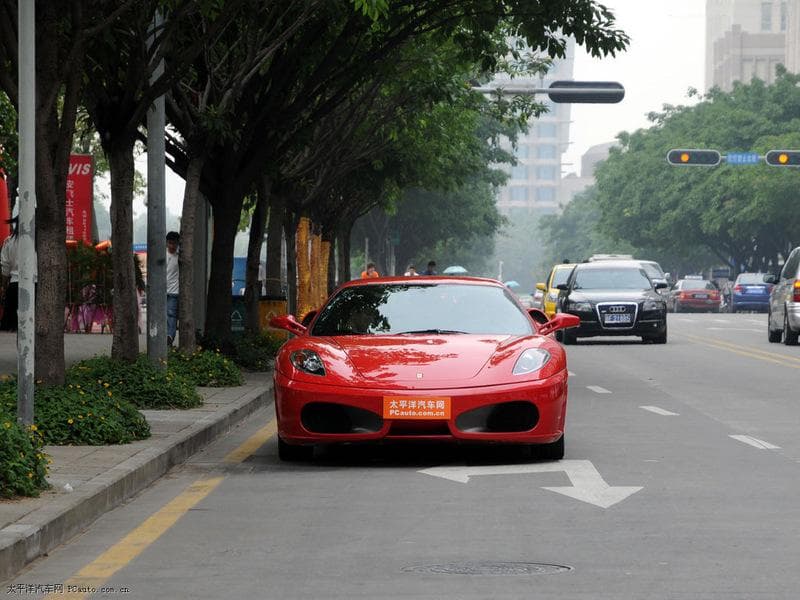 V8发动机详解：8个气缸的澎湃动力