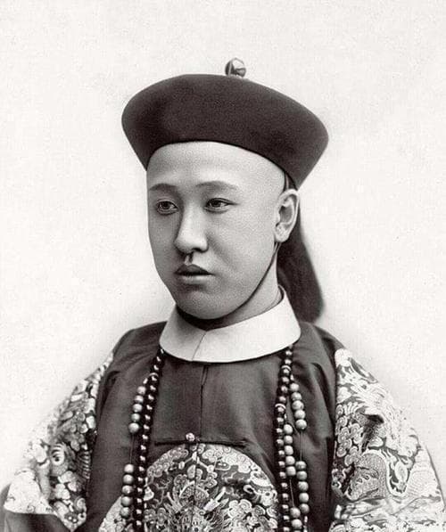 末代摄政王载沣，溥仪的父亲，使得爱新觉罗家族得以善终