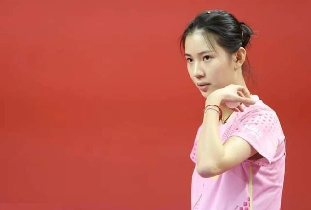 跟孙颖莎做队友多幸福？河北乒坛美女：跟孙颖莎一个团体比赛，对自己是一种进步