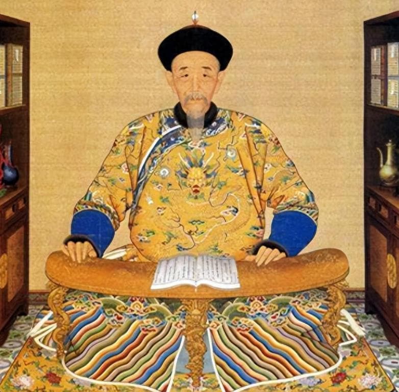 清朝皇帝的一天：早朝、批奏折、娱乐活动，揭秘皇帝的生活点滴！