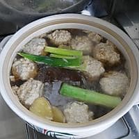 黄焖狮子头的做法与烹饪技巧