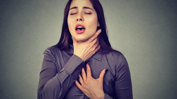 女性甲状腺癌的6个信号是什么