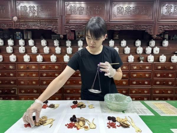 夏季祛痘有妙招：中医食补加医美护肤双管齐下