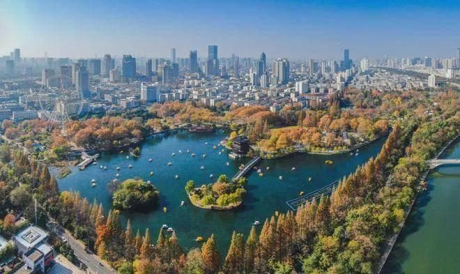 中国改名最成功的3座城市，改名前无人问津，改名后却闻名中外