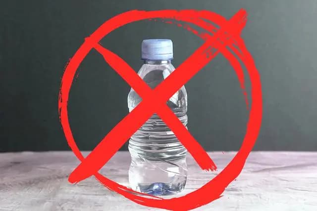 塑料水瓶安全吗？新研究引发对挥发性有机化合物的担忧