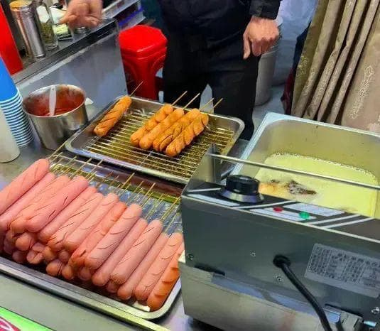 淀粉肠“塌房”后72小时：自救、转行与热议
