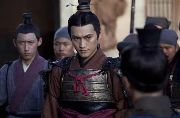 东汉末年的动乱是如何造成的，为何会首次出现地方军阀控制朝廷
