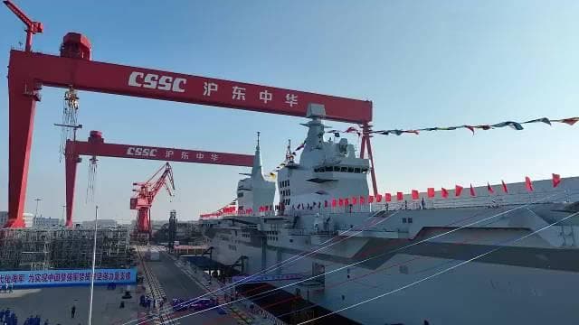 海军四川舰下水，专家：全球首艘采用电磁弹射技术的两栖攻击舰