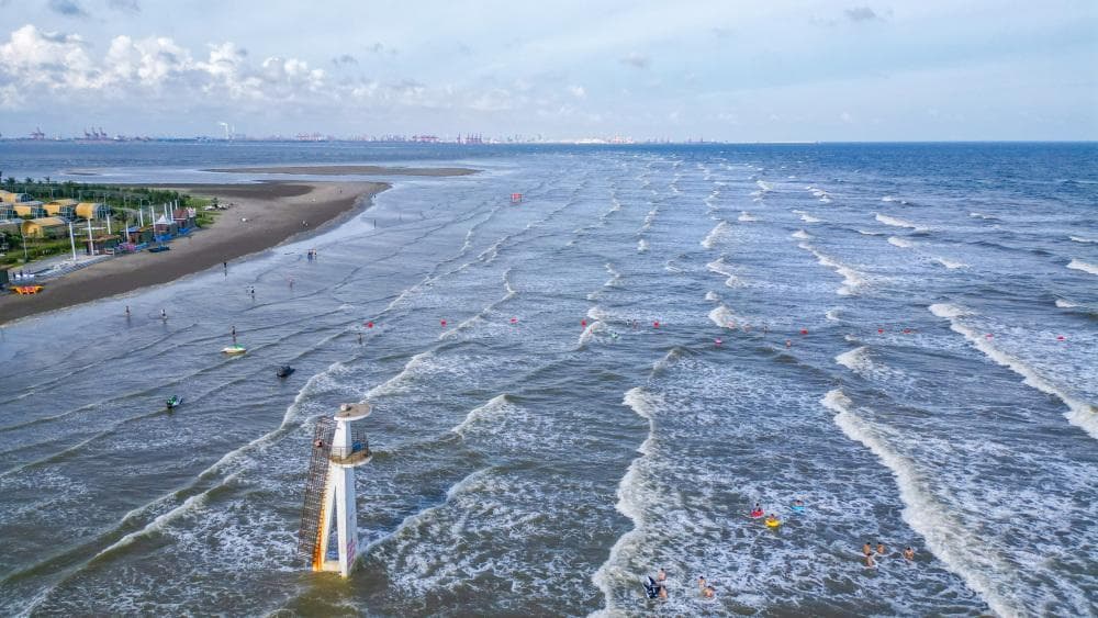 广西防城港白浪滩：天然美白沙滩的自然奇观与独特体验