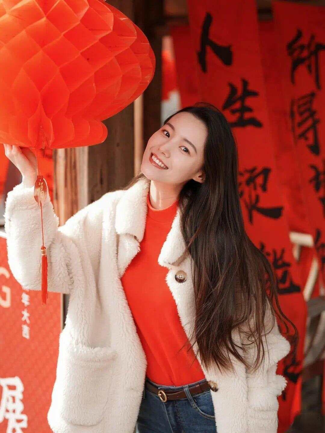 过年拍照，掌握8个拍照姿势，简约好学、拍出新年好看氛围感