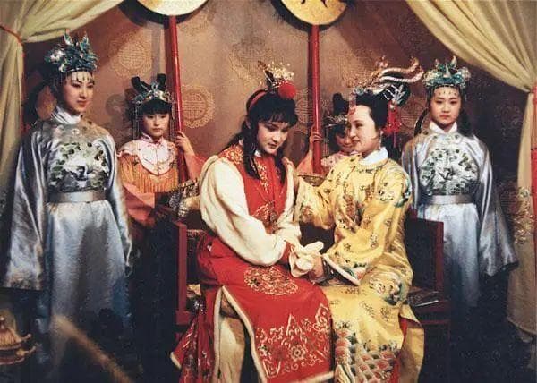元春比宝玉大十岁？贾珠死后宝玉才出生？细说红楼梦没写出 ...