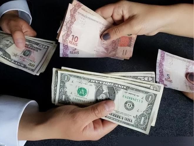 世界十大最不值钱货币：1000亿只能买一块面包，个个都是亿万富翁