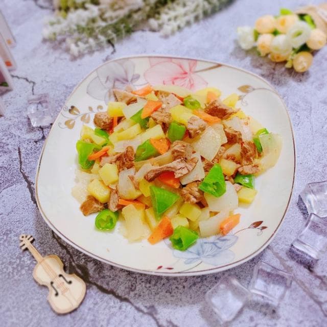 减脂餐/土豆洋葱烩牛肉的做法步骤及图解,美味正宗的减脂餐/土豆洋葱烩牛肉做法