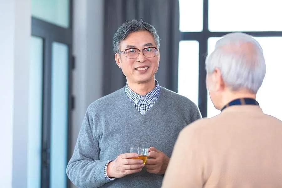 帕金森病情加重“脚先知”，出现这四种异常，说明得调整治疗方案了！