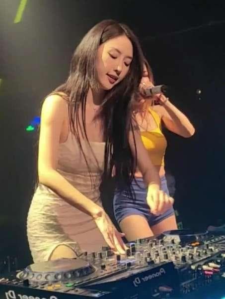 王菲百转千回的妙音：十二首经典曲目推荐