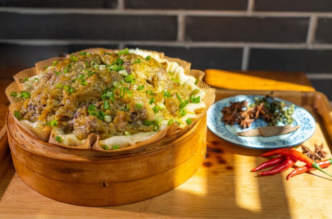 灵台：地方美食蒸鸡肉再度登上舌尖热潮